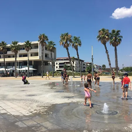 2 Pieces Avec Climatisation, Terrasse Et Parking Pres Des Plages - Fr-1-338-546 *