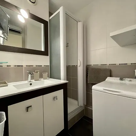 2 Pieces Avec Climatisation, Terrasse Et Parking Pres Des Plages - Fr-1-338-546 公寓