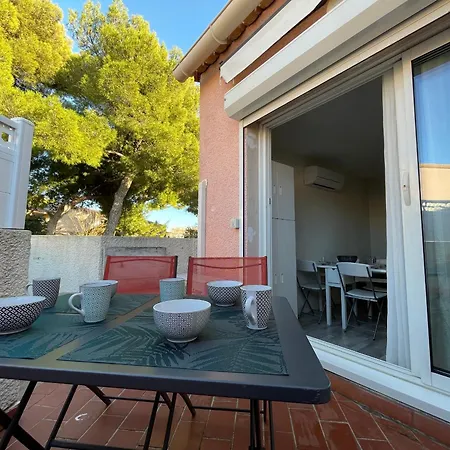 2 Pieces Avec Climatisation, Terrasse Et Parking Pres Des Plages - Fr-1-338-546 *