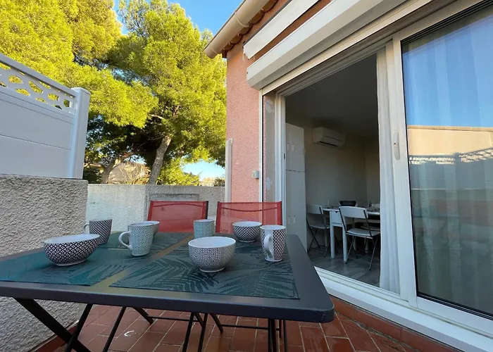 2 Pieces Avec Climatisation, Terrasse Et Parking Pres Des Plages - Fr-1-338-546 *